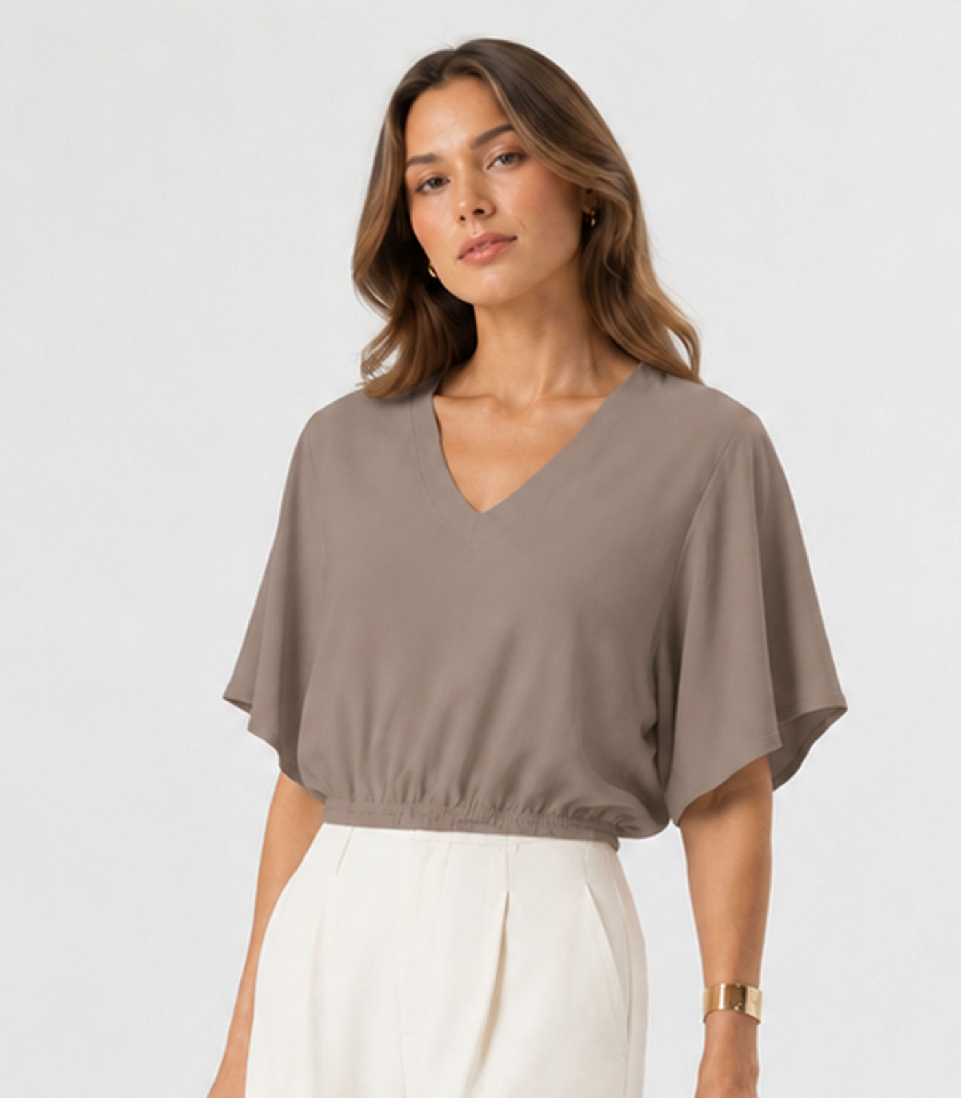 Blusa Feminina Com Decote Em V Infinita Cor Marrom