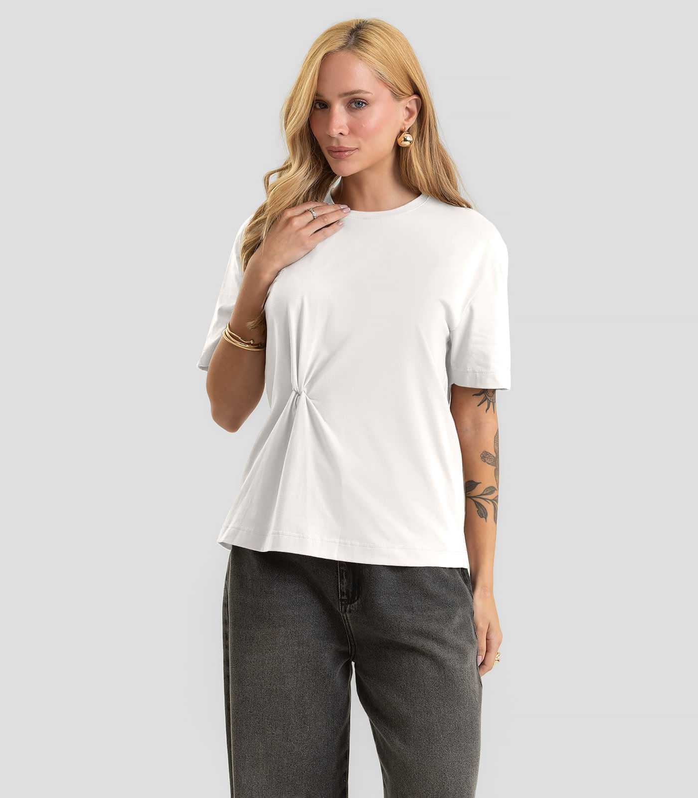 Camiseta Feminina Cotton Leve Com Torção Dianna Bege